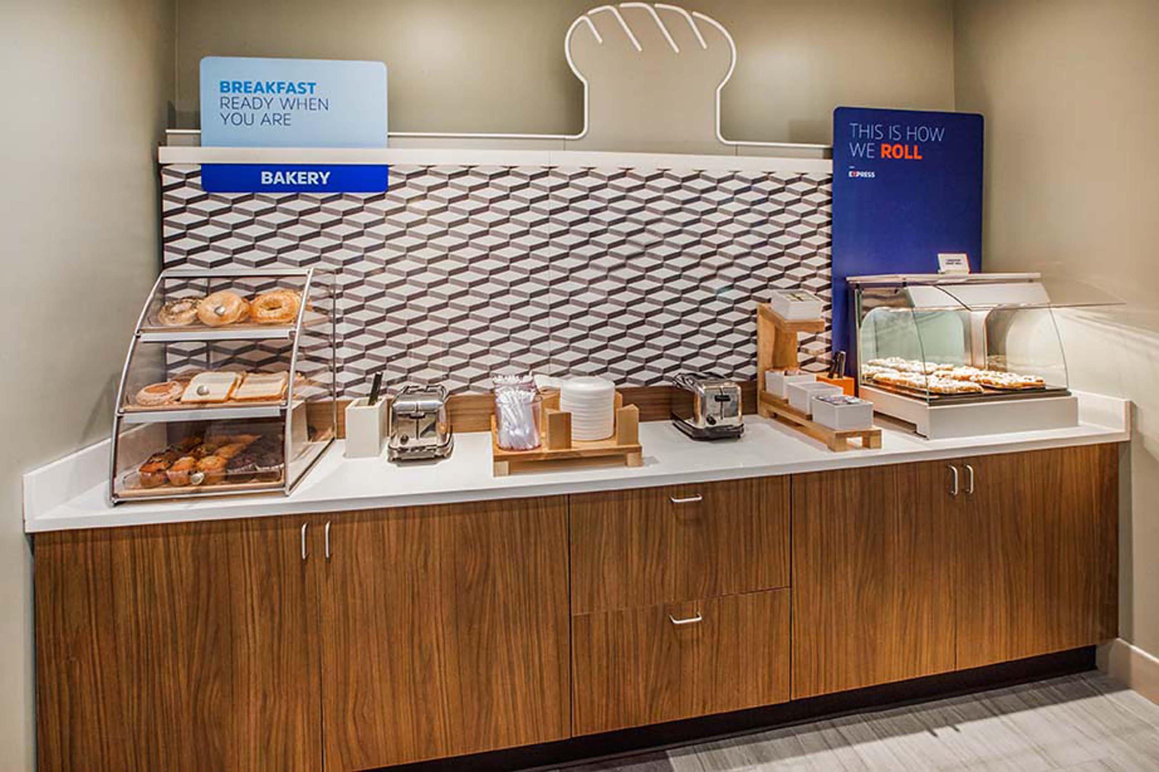 Sunnybrook Acres Holiday Inn Express & Suites - Fort Wayne North By Ihg מראה חיצוני תמונה